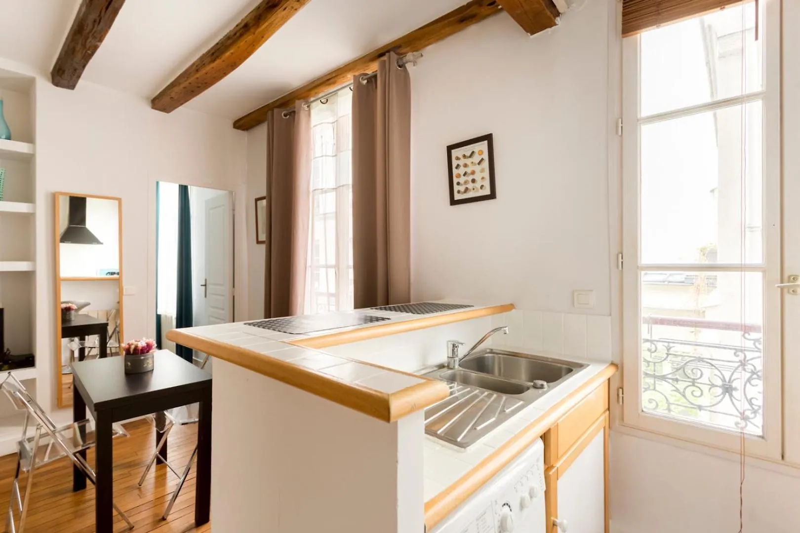 Sublim Sevigne Le Marais Apartment Paris